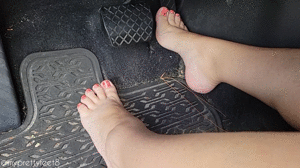 www.myprettyfeet8.com - Barefoot Pedal Pumping thumbnail