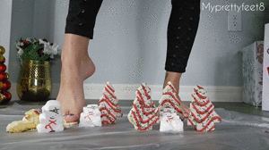 www.myprettyfeet8.com - Holiday Village Food Crush Giantess thumbnail