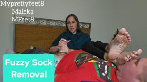 www.myprettyfeet8.com - Holiday Foot Smelling Handjob thumbnail