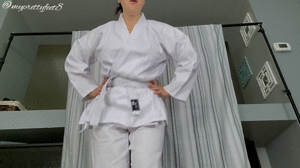 www.myprettyfeet8.com - Karate Giantess thumbnail